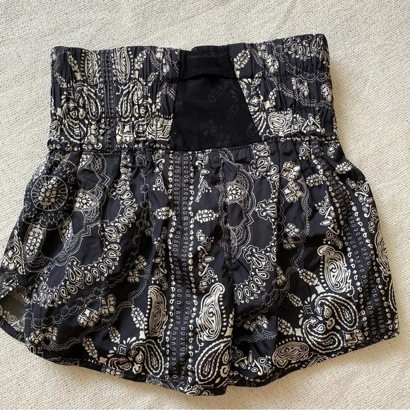 FP Movement Free People The Way Home Bandana Print Short Size XS - Picture 7 of 10